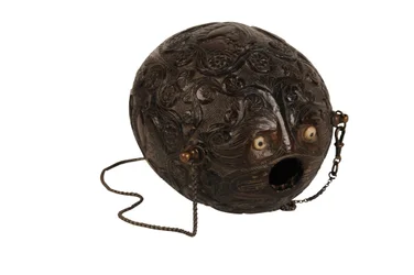 Bugbear do frasco de pó de coco esculpido, colonial espanhol, c.1800 (coco)