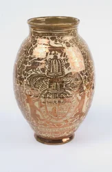 Jarra decorada com brilho de cobre e com o brasão de armas Stuart, Manises, Espanha (barro)