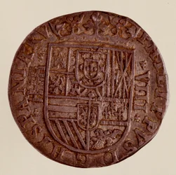 Moeda de prata (8 reais) de Espanha: reinado de Filipe (Filippo ou Philippe) II (1556-1598). 1589 Diam. 3,5 cm Nápoles, museo archeologico