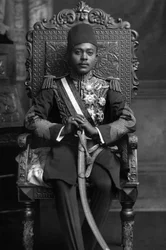 Sultão Ali II de Zanzibar, c. 1900 (foto)