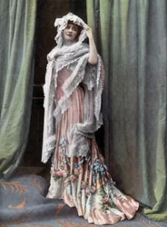 Marcelle Lender, comediante francesa, foto de Reutlinger do jornal francês "Le Theatre" de 1 de agosto