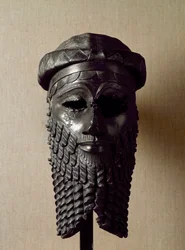 Arte suméria: cabeça de um rei, talvez Naram-Sin (Naram Sin) (2254-2218 a.C.). Escultura em bronze. Cerca de 2250 a.C. Dimensões: 36 x 20 cm. Bagdade, Museu Nacional do Iraque