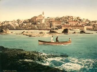 Porto de Jaffa com a cidade no fundo, c.1880-1900 (photochrom)