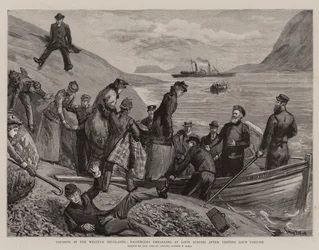 Turistas nas terras altas ocidentais, passageiros que embarcam em Loch Scavaig após ter visitado Loch Coruisk