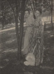No bosque,c. 1899 (foto)