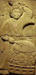 Terracota estela com músico, Dinastia Tang (618-907), descoberto na província de Shaanxi, Museu Florestal Steles em Xian. Fotografia, Leonard de Selva, China, 2006.