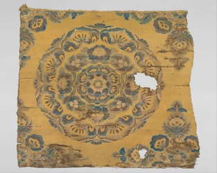 Têxtil com Medalhão Floral, c.800