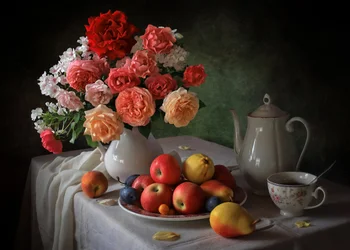 Rosas e Frutas à Hora do Chá
