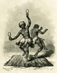 A Dança Profética, especialmente para a tribo Masoupias, dura todo o dia, acompanhada de tambores, canções e palmas das mãos, os dois dançarinos executam a sua dança até à exaustão total, e quando ficam inconscientes, deixam as fatídicas palavras de um hu