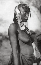 Mulher árabe do sul do Sudão, Abu Matarik para Halfa, Sudão, 1925 1927.