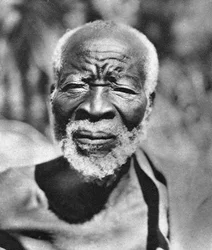 O contador de histórias, Livingstone para Broken Hill, Rodésia do Norte, 1925 1927.