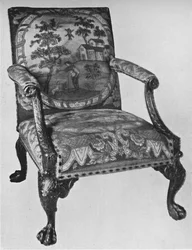 Poltrona Chippendale em mogno com estofamento em bordado, meados do século XVIII, 1928