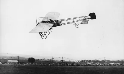 Cattaneo indo para o prêmio de distância em Lanark, agosto de 1910