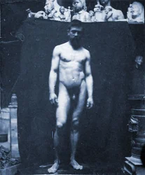Retrato nu de Samuel Murray no estúdio de Eakin, 1890 (cianotipo)