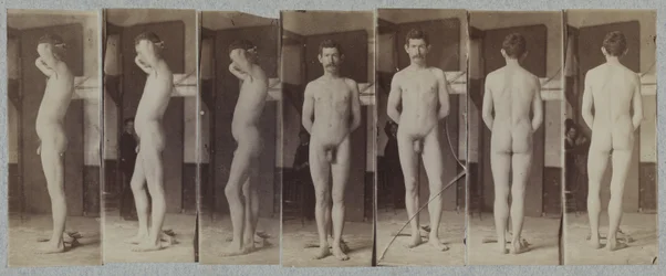 Fotografias de um modelo nu masculino de pé («Joseph Smith»)
