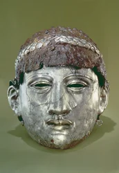 Capacete em duas partes (ferro)