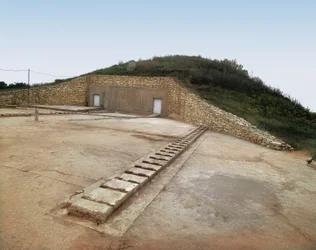 Túmulo trácio de Sveshtari, Bulgária, século III a.C. (foto)