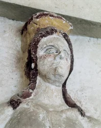 Túmulo trácio de Sveshtari, detalhe de uma estátua de mulher em Atlas, século III a.C. (escultura de pedra)