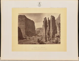 Cañon de Chelle. Paredes do Grand Cañon com cerca de 1200 pés de altura
