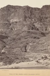 Parede no Grand Canyon, Rio Colorado, 1871 (foto)