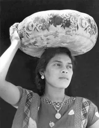 Mulher em Tehuantepec, México, 1929