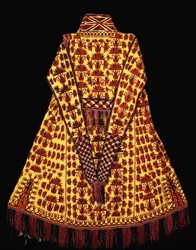 Túnica cerimonial de uma mulher casada de seda amarela com colunas de tulipas e cravos estilizados (seda)