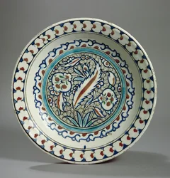 Prato de pasta de pedra, Iznik, Turquia (cerâmica)