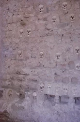 A torre dos crânios