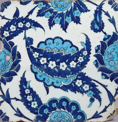 Azulejo, Iznik, turco, 1540-50 (pasta de pedra com esmalte policromado)