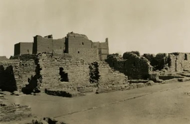 Mosteiro de São Simeão, Assuão, Egito, fotografia de Ugo Monneret de Villard