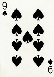 9 de espadas de um baralho de cartas de baralho Goodall & Son Ltd., c1940