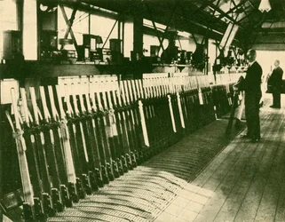 Uma caixa manual na linha principal de Great Western, Reading, 1930.