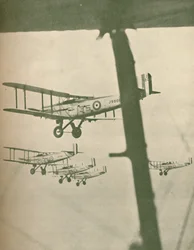 Um esquadrão da Royal Air Force Flying em formação, 1927