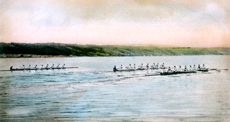 Uma rodada experimental das tripulações de Cornell no lago Cayuga, 1906