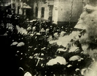 Uma bomba explode no dia do casamento do rei e da rainha da Espanha, Madri, 1906, 1910.