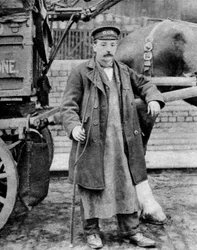 Um vagão de trem, Londres, 1926-1927