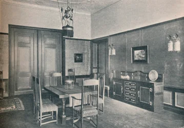 Vista de uma sala de jantar em um apartamento em Berlim, projetada por MH Baillie Scott, c1909.