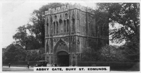 Portão da abadia, Bury St Edmunds, Suffolk, c1920s
