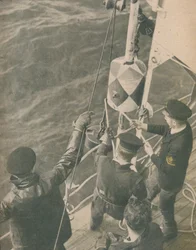 A bordo de um caça-minas britânico, 1945
