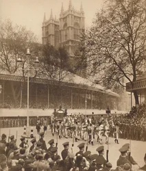 Aclamado por milhares em Westminster, 12 de maio de 1937