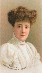 Adelina Patti 1843-1919, cantora de ópera nascida na Espanha, 1911