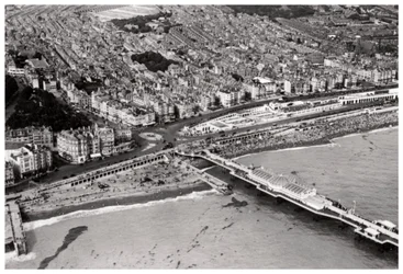 Vista aérea de Brighton, Sussex, de um Zeppelin, 1931 1933