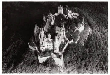 Vista aérea do Castelo Hohenzollern, Baden-Wurttemberg, Alemanha, de um Zeppelin, c1931 1933