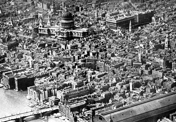 Vista aérea de Londres, mostrando a Catedral de St Pauls, 1926
