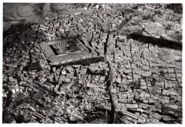 Vista aérea do velho Cairo, Egito, de um Zeppelin, 1931 1933