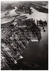Vista aérea do estaleiro Bremer Vulkan, Bremen, Alemanha, de um Zeppelin, c1931 1933
