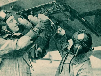 Observador aéreo recebendo treinamento de bombardeio, 1940