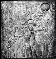 Akhenaton Amenhotep IV herege egípcio faraó