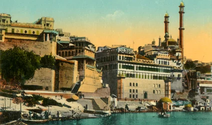 Mesquita de Alamgir e Ghat, Benares, c1910.