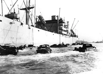 Veículos anfíbios americanos, Le Havre, França, 1944